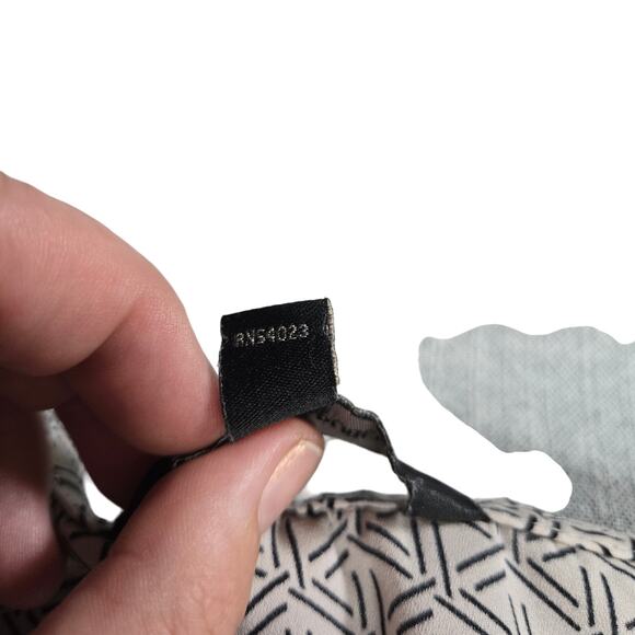 Banana Republic Wom LG Sleeveless Blouse Tie Front Geometric Abstract Office EUC - Picture 10 of 11